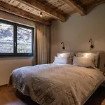Mountain Hide-away Chalet