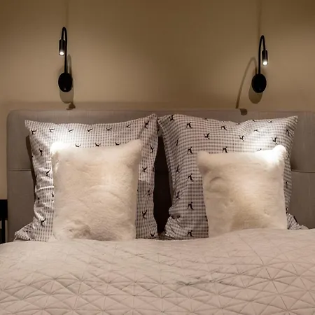 Mountain Hide-away *