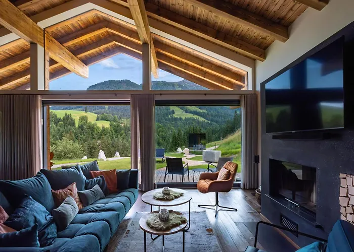 Mountain Hide-away Chalet *