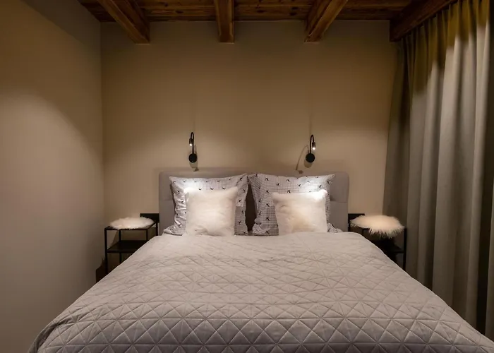 Mountain Hide-away Chalet *