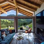 Mountain Hide-away בקתה *
